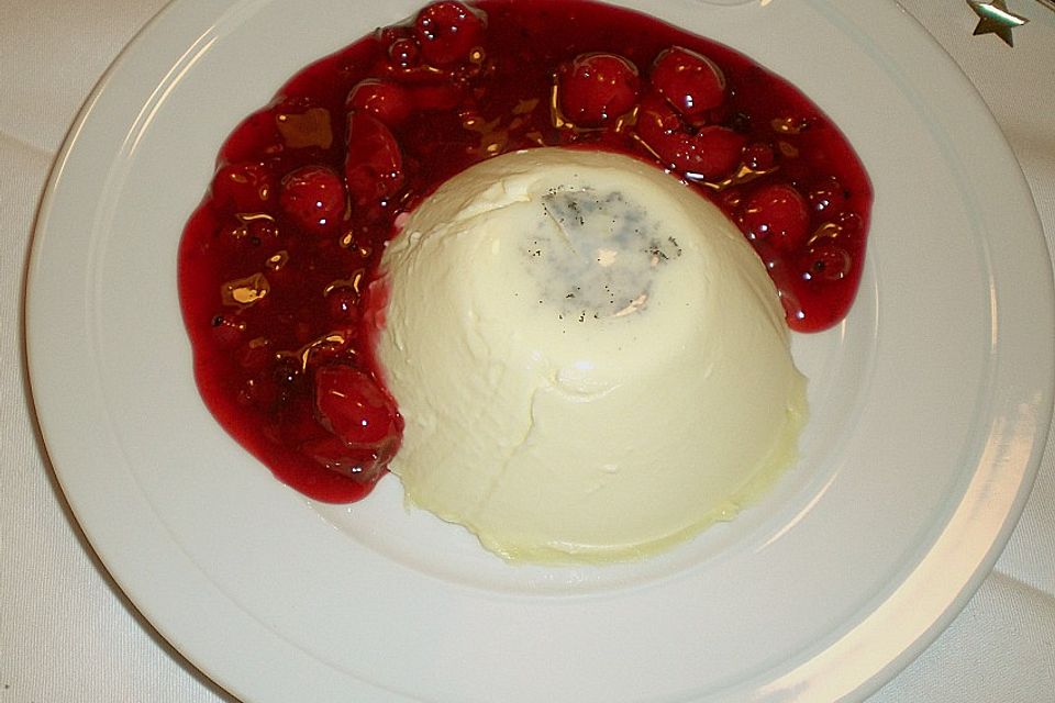 Panna cotta mit Erdbeersauce