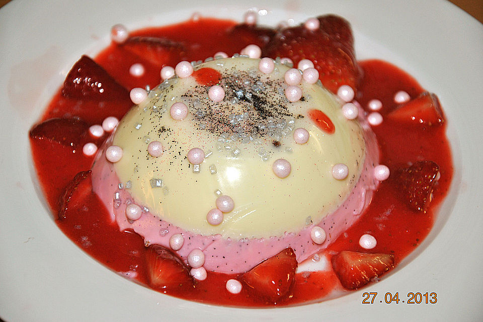 Panna cotta mit Erdbeersauce