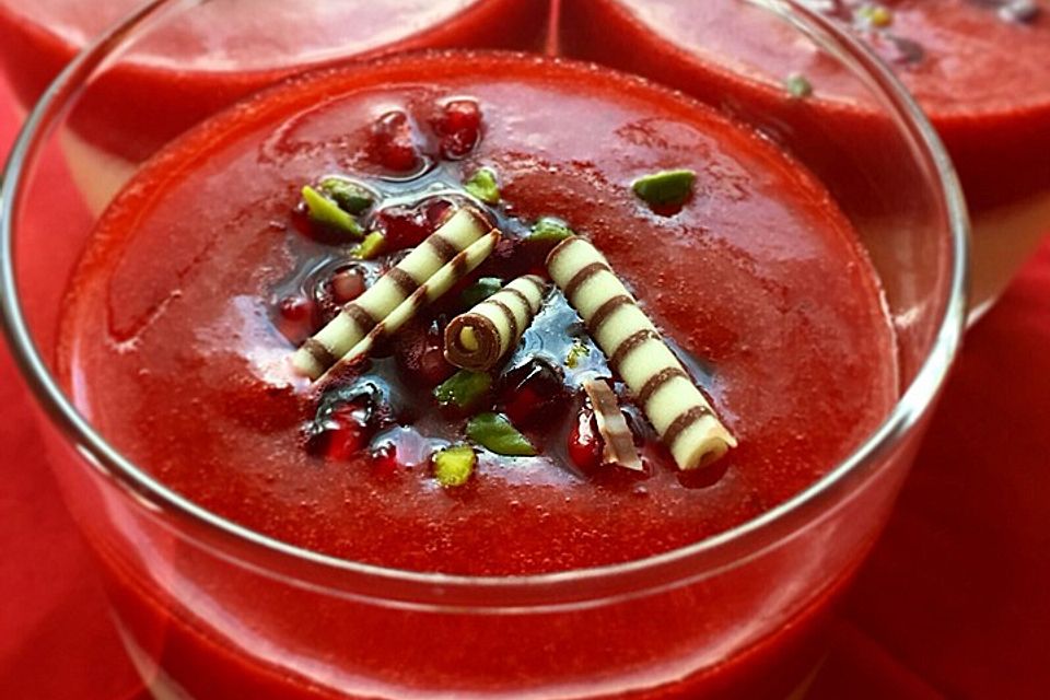 Panna cotta mit Erdbeersauce