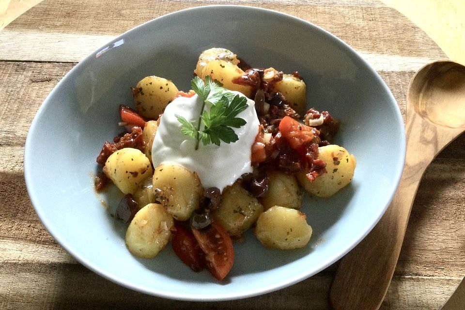 Kartoffel-Tomaten-Salat mit Pesto-Vinaigrette