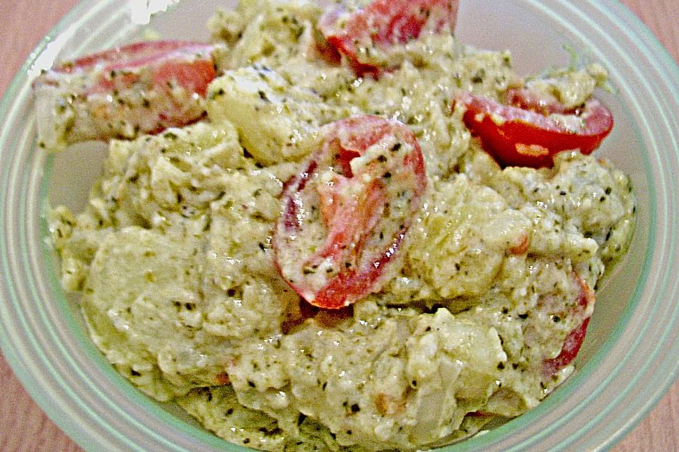 Kartoffel-Tomaten-Salat mit Pesto-Vinaigrette