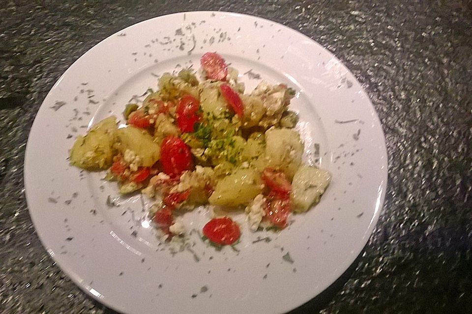 Kartoffel-Tomaten-Salat mit Pesto-Vinaigrette