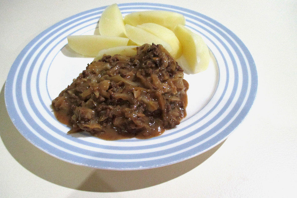 Hackfleisch - Weißkohl - Topf