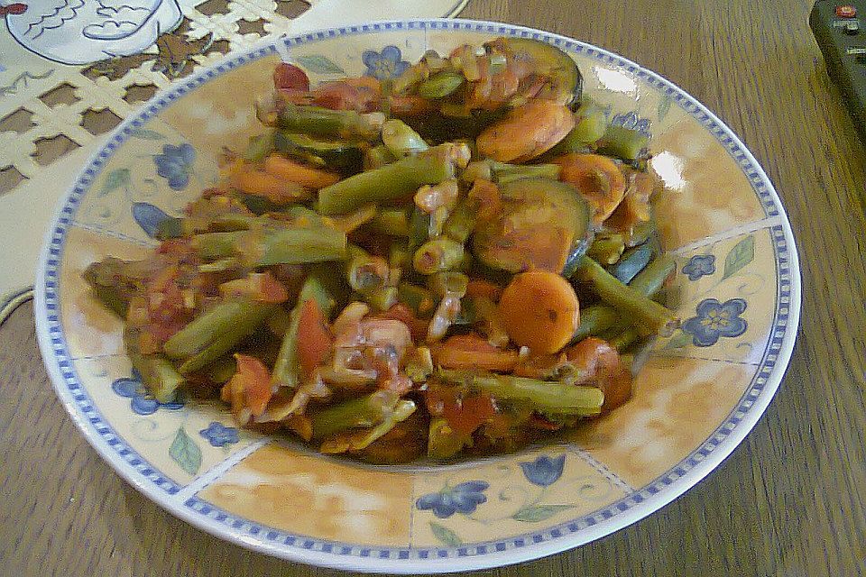 Pfannengemüse mit Zucchini Pfannengemüse mit Zucchini