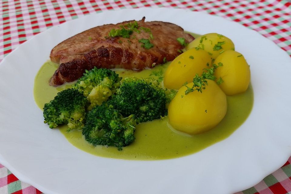 Schnitzel mit Sahne - Brokkoli - Sauce