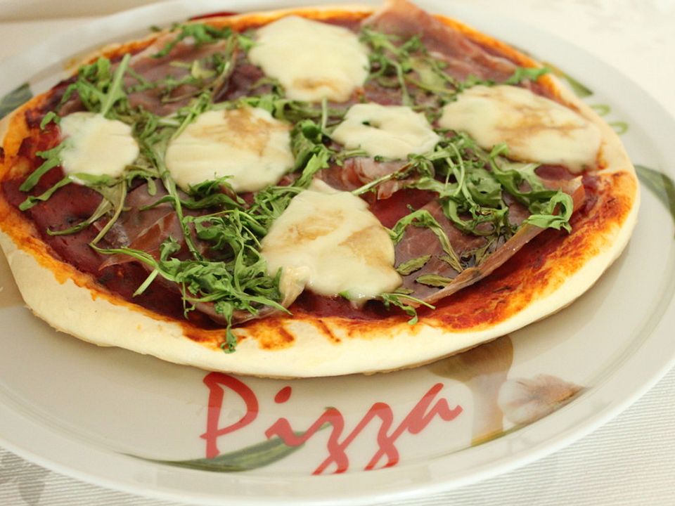 Pizza mit Rucola und Parmaschinken von Freaky_Jacky | Chefkoch