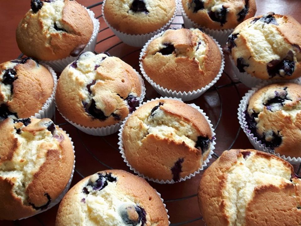 Weiße Schokoladen - Blaubeer Muffins von GoldenDust | Chefkoch