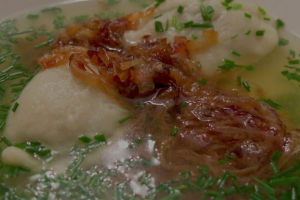 Maultaschen in der Brühe nach Hausmacher Art