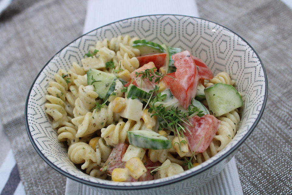 Nudelsalat mit Joghurt - Dip