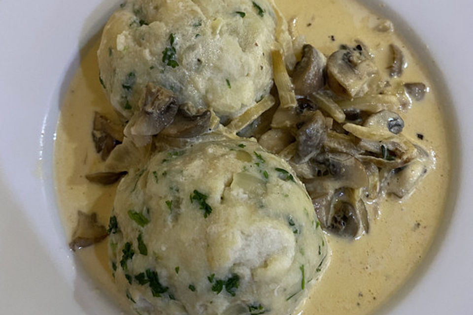 Bayrische Semmelknödel