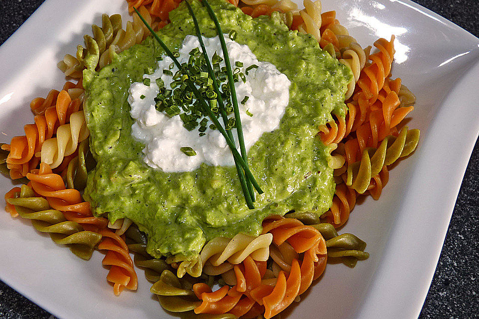 Fusilli mit Erbsensoße