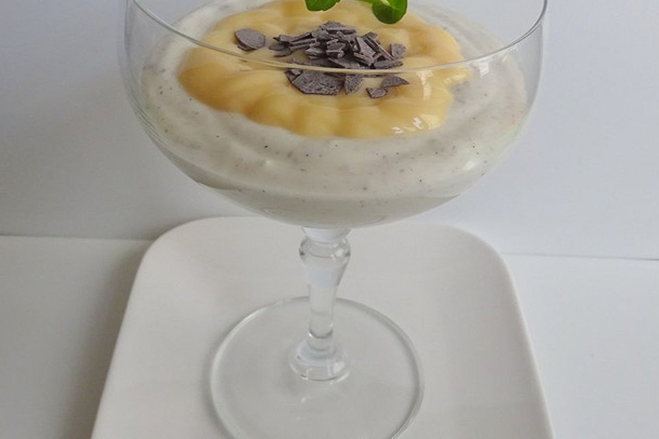 Quarkcreme mit Sahne und Eierlikör