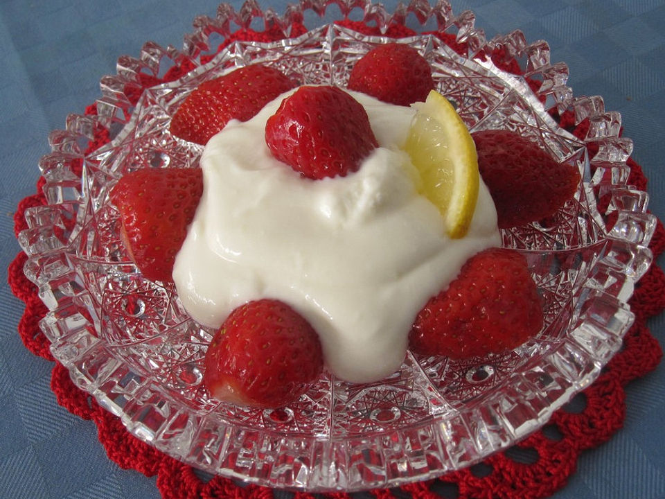 Jogurt - Sahne - Zitrone - Dessert von kathatz | Chefkoch