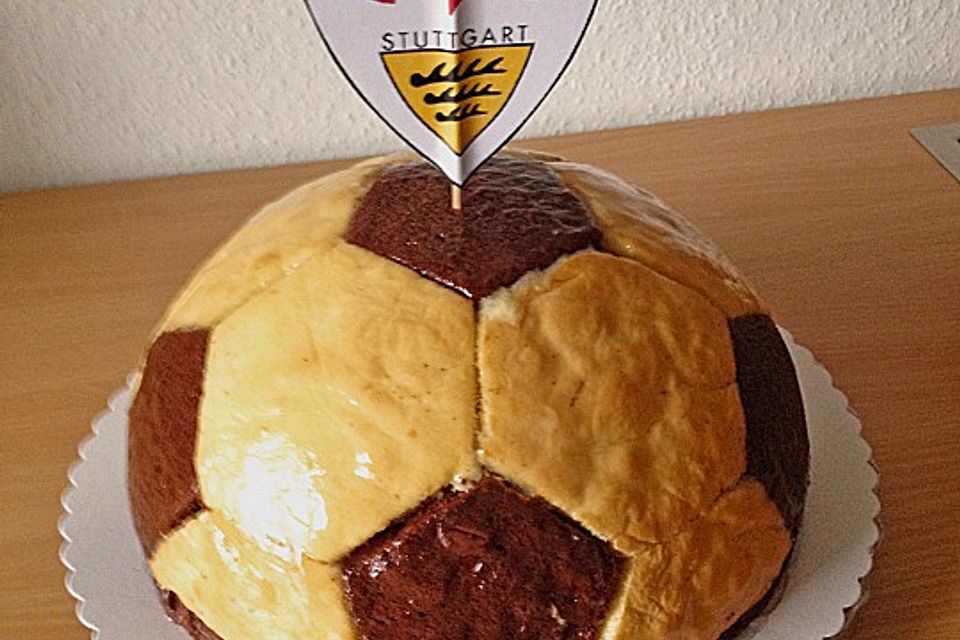 Fußball Charlotte mit Maulwurfkuchen - Füllung