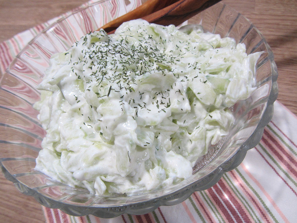 Gurkensalat mit saurer Sahne von Miriam30 | Chefkoch