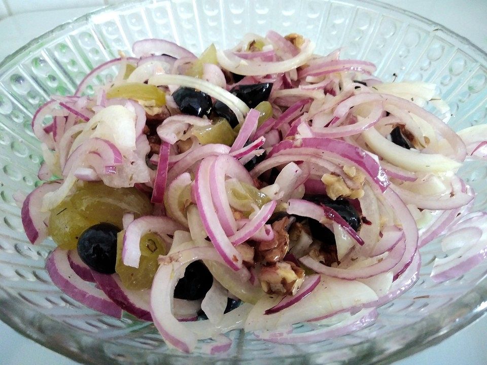 Zwiebelsalat mit Kürbiskernöl von roxalba| Chefkoch
