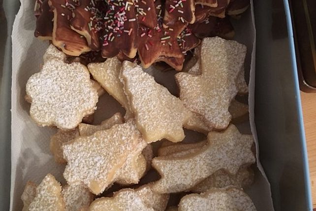 Einfache Butterplätzchen| Chefkoch Einfache Butterplätzchen| Chefkoch