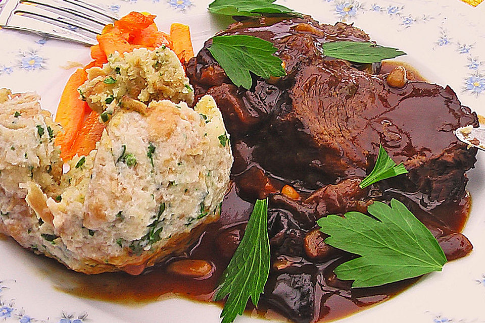 Rinderbraten mit Pflaumen und Aprikosen