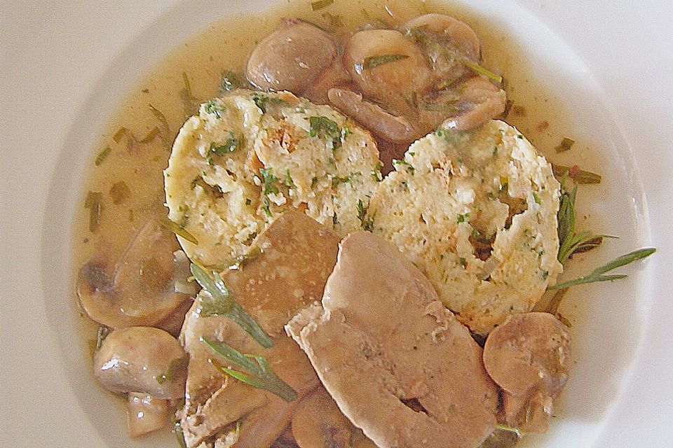 Hähnchenleber mit Champignons in Weinsauce