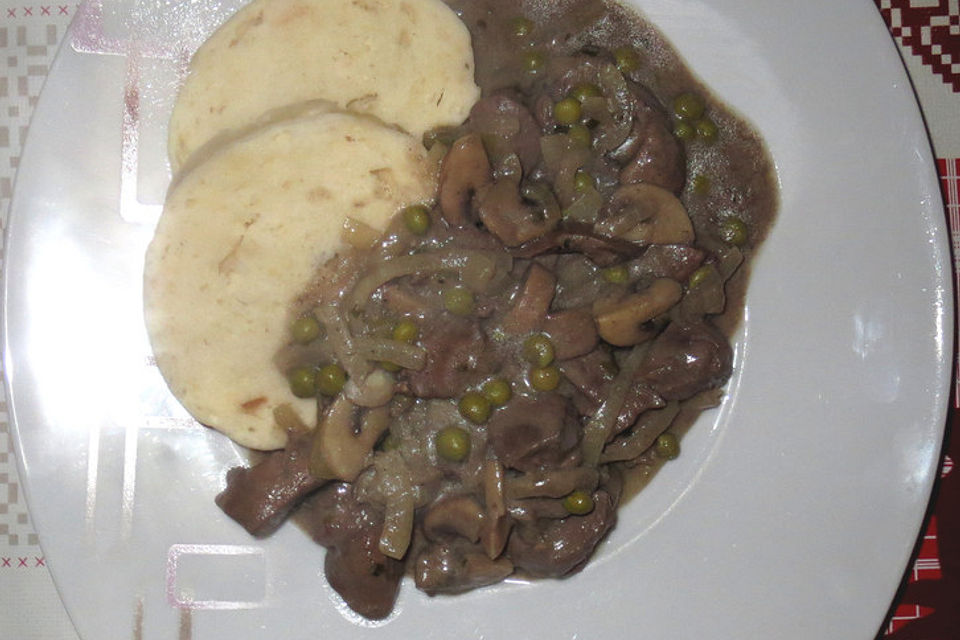 Hähnchenleber mit Champignons in Weinsauce