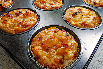 Zwiebelkuchen-Muffins