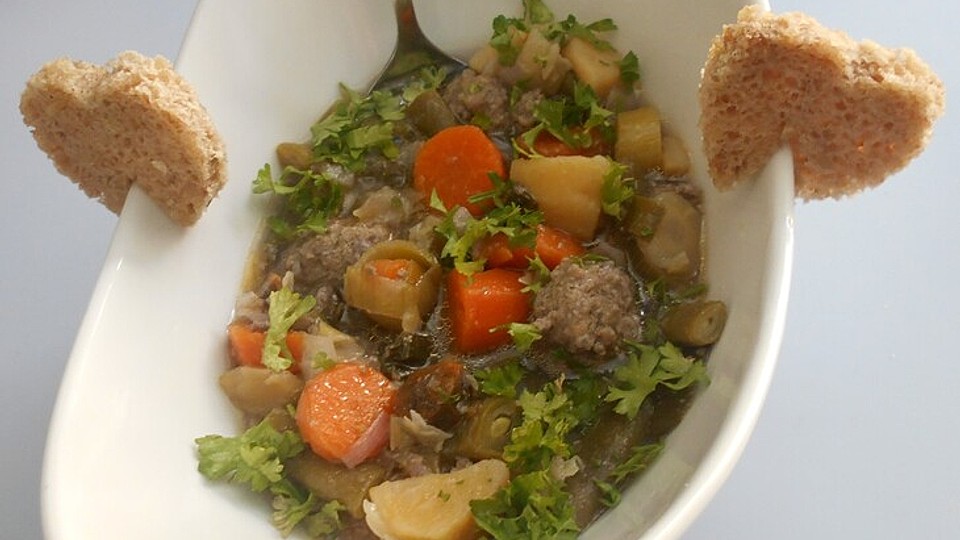 Gemüseeintopf mit Hackbällchen