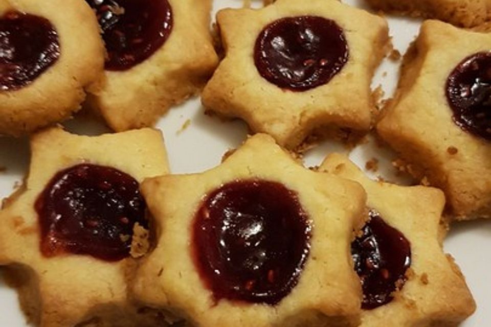 Plätzchen mit Marmelade