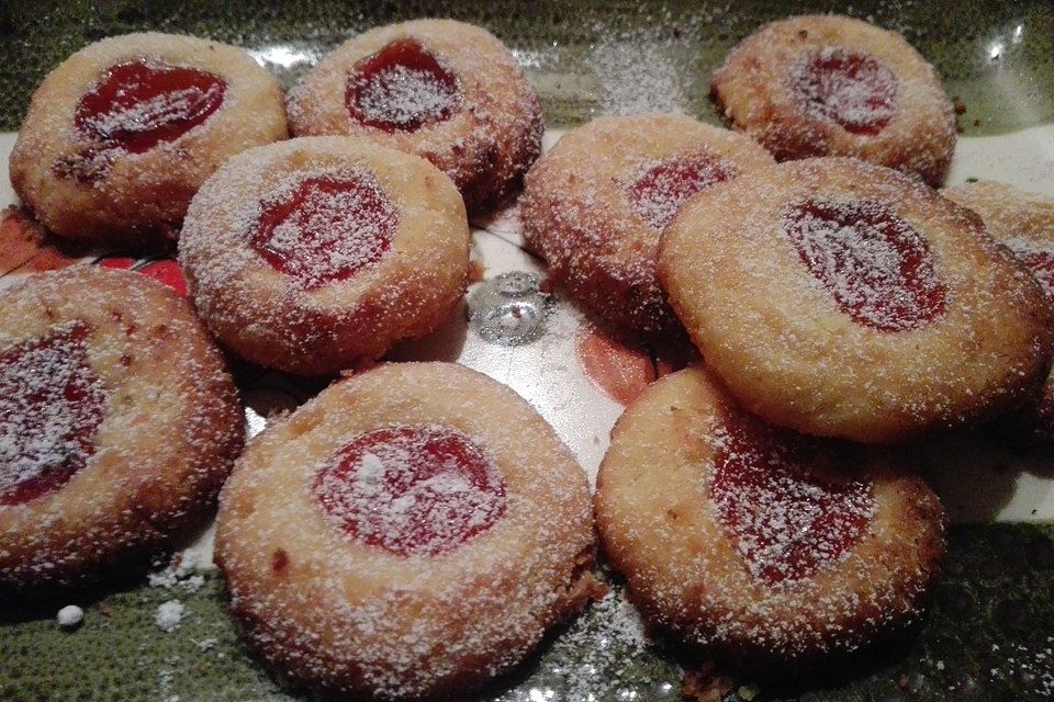 Plätzchen mit Marmelade