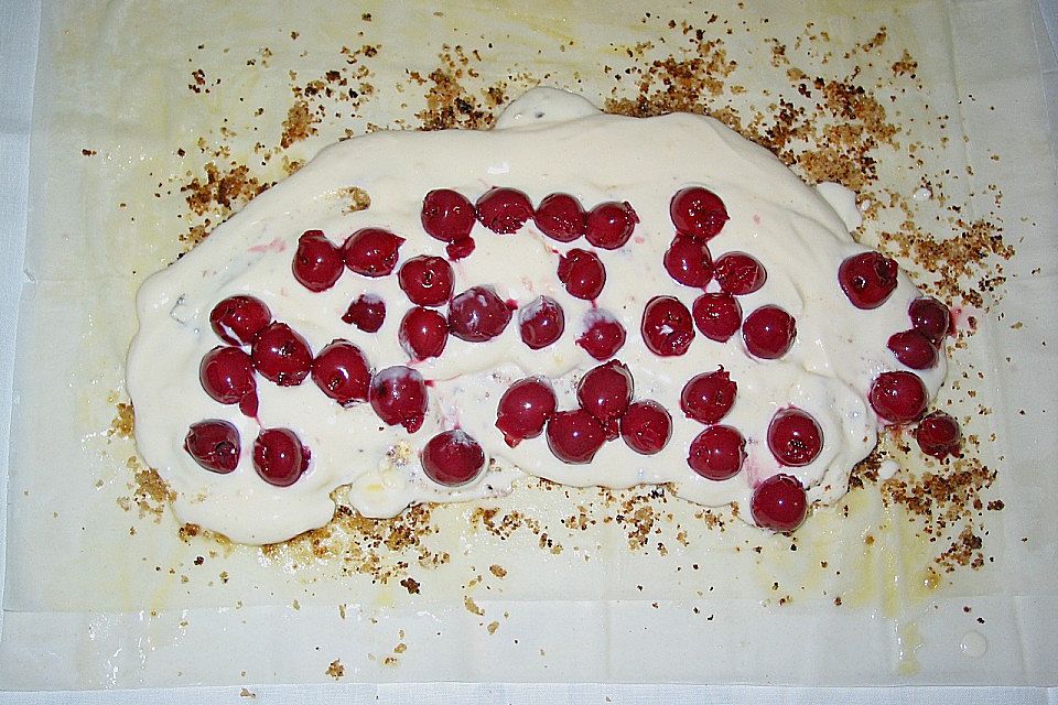 Quark - Kirsch - Strudel