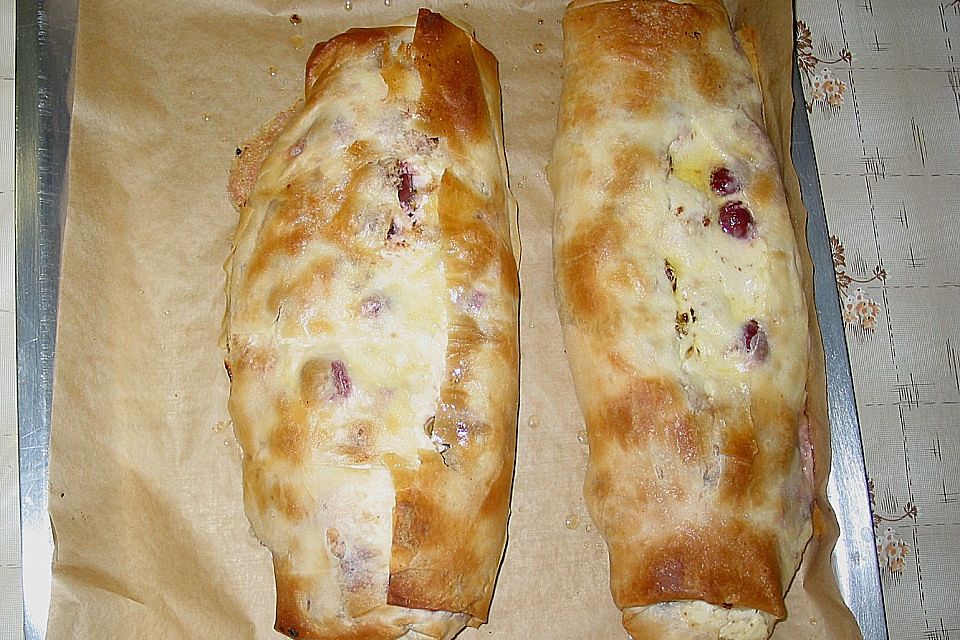 Quark - Kirsch - Strudel