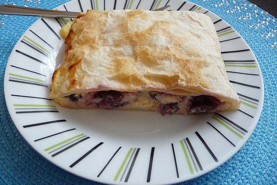 Quark - Kirsch - Strudel