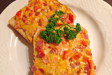 Pikanter Schlagoberstoast