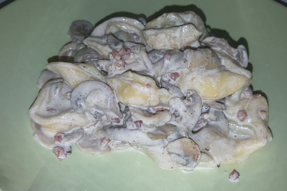 Tortellini in Champignon - Sahne - Sauce