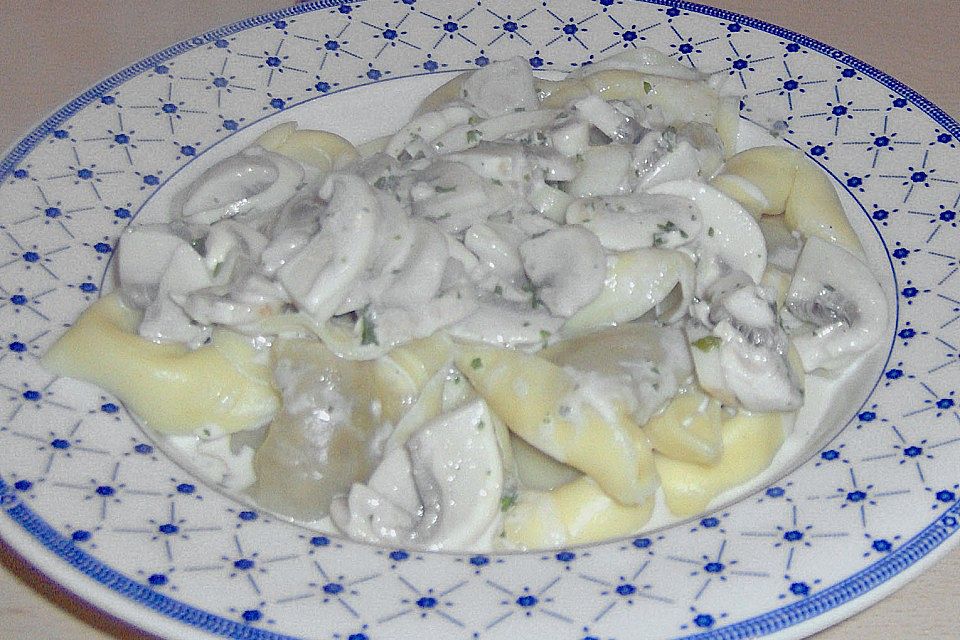 Tortellini in Champignon - Sahne - Sauce