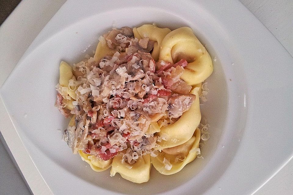 Tortellini in Champignon - Sahne - Sauce