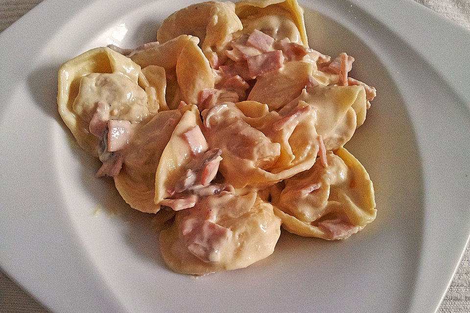 Tortellini in Champignon - Sahne - Sauce