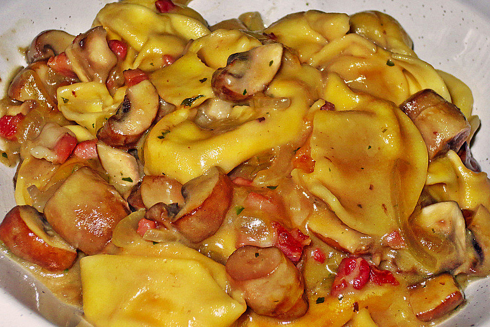 Tortellini in Champignon - Sahne - Sauce