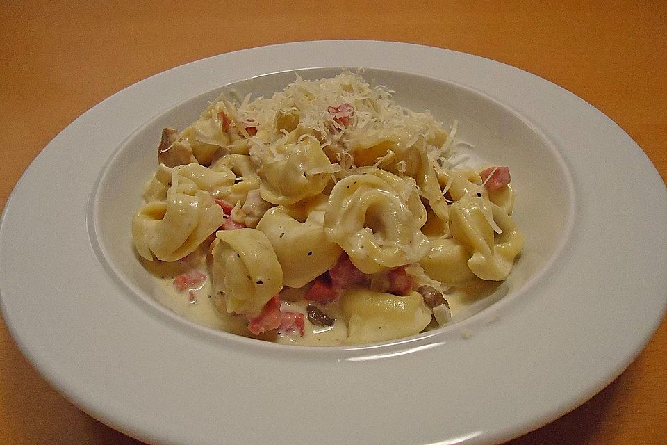 Tortellini in Champignon - Sahne - Sauce