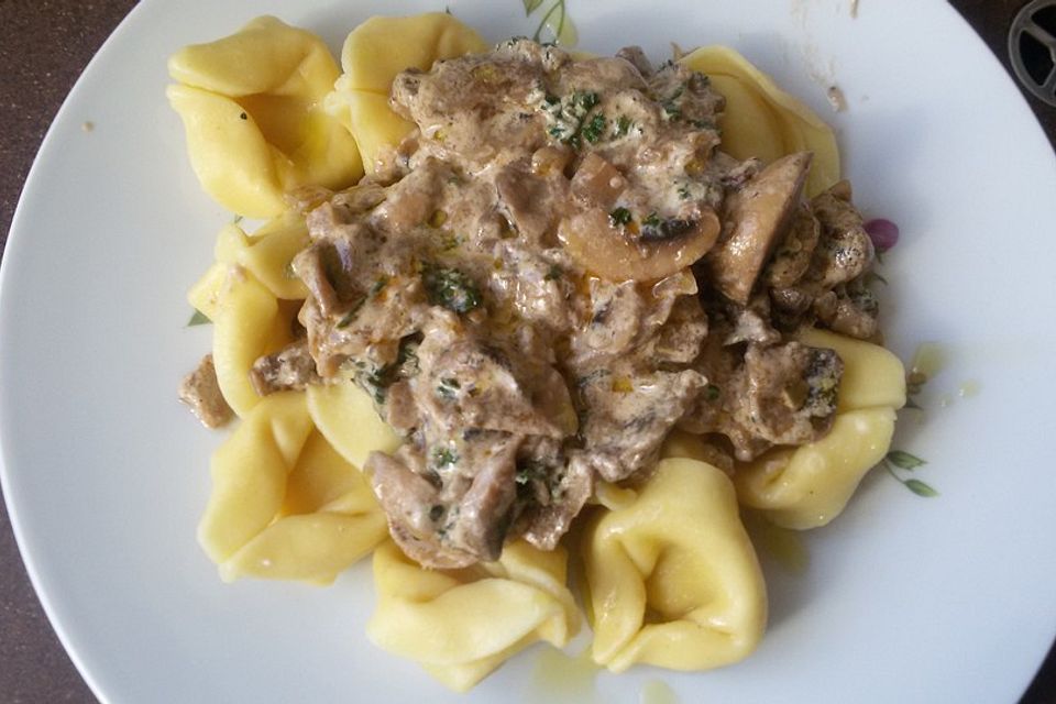 Tortellini in Champignon - Sahne - Sauce