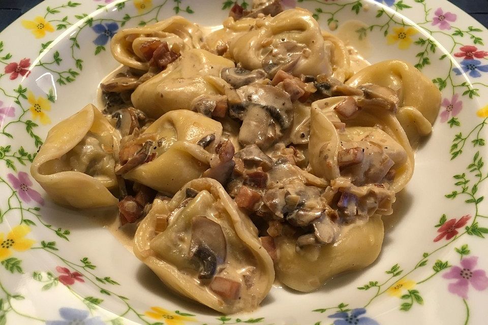 Tortellini in Champignon - Sahne - Sauce