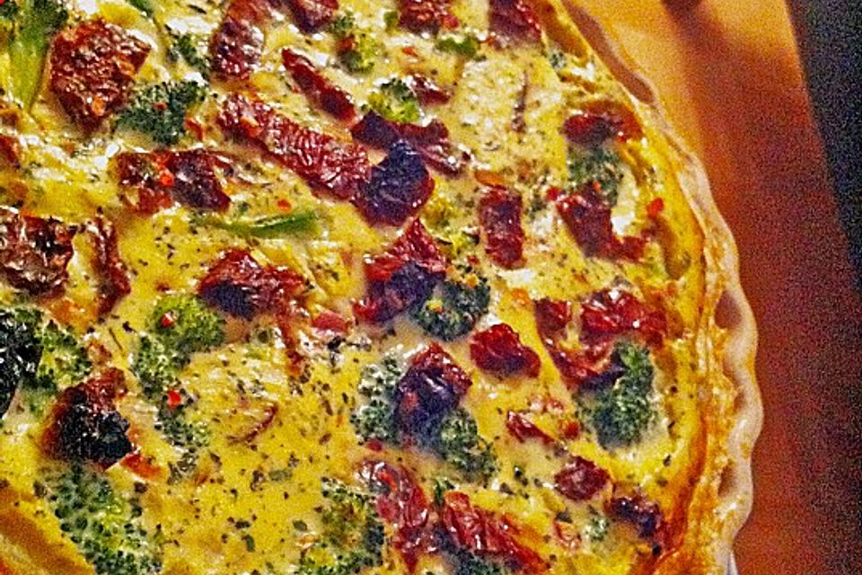 Brokkoli-Frischkäse-Tarte mit getrockneten Tomaten