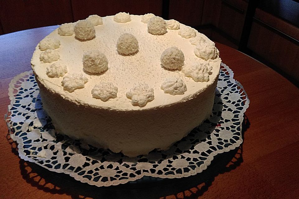 Zartcremige Raffaello - Torte