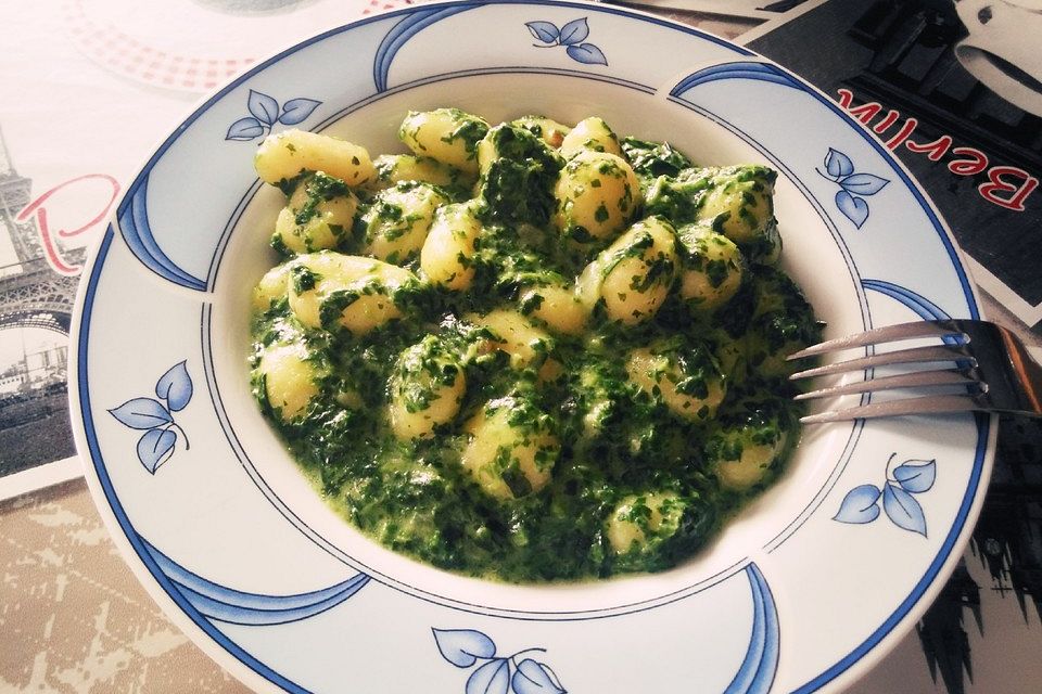 Gnocchi in Spinatkäsesoße