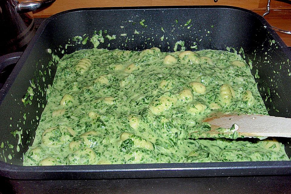 Gnocchi in Spinatkäsesoße