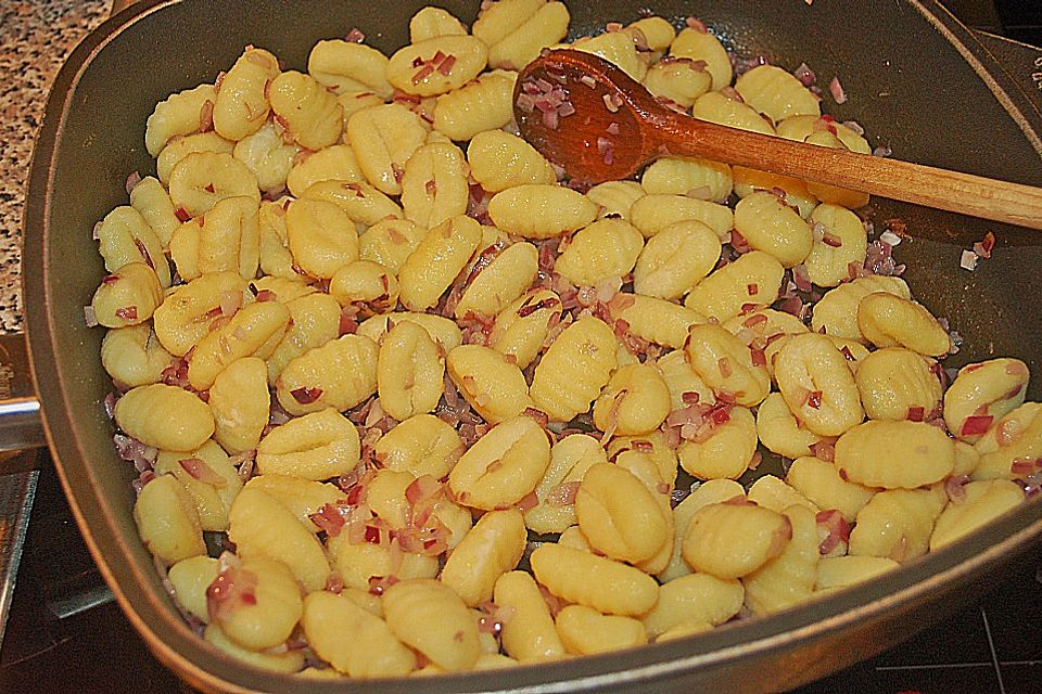 Gnocchi in Spinatkäsesoße