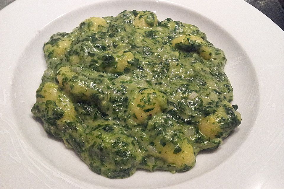 Gnocchi in Spinatkäsesoße