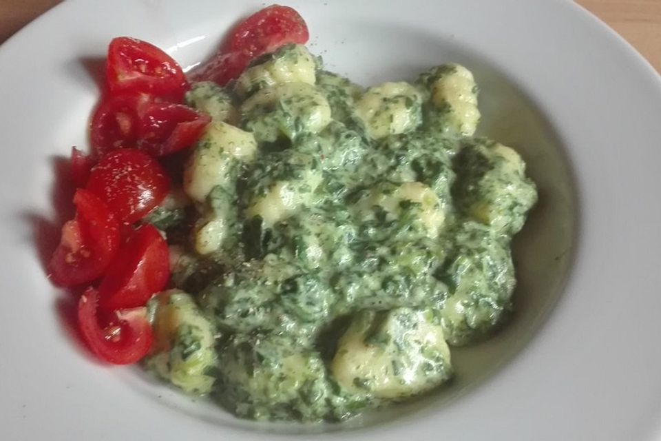 Gnocchi in Spinatkäsesoße