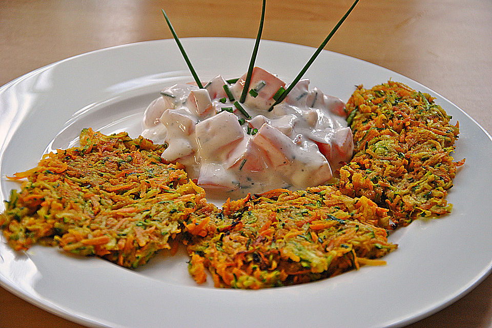 Gemüse - Puffer mit Tomatenquark