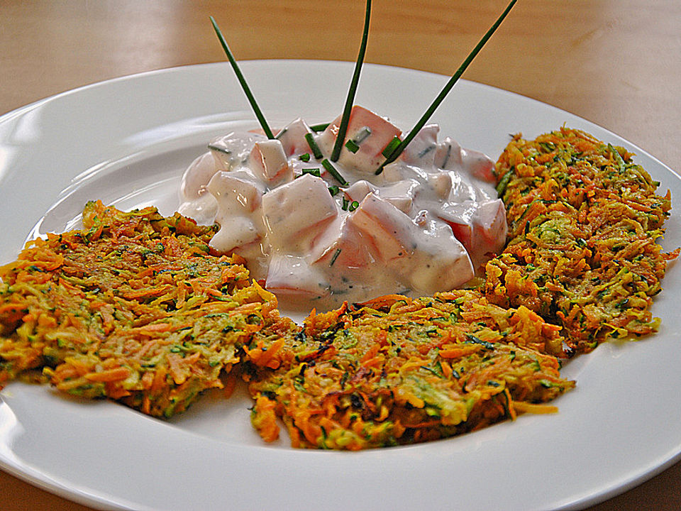 Gemüse - Puffer mit Tomatenquark von stanze | Chefkoch