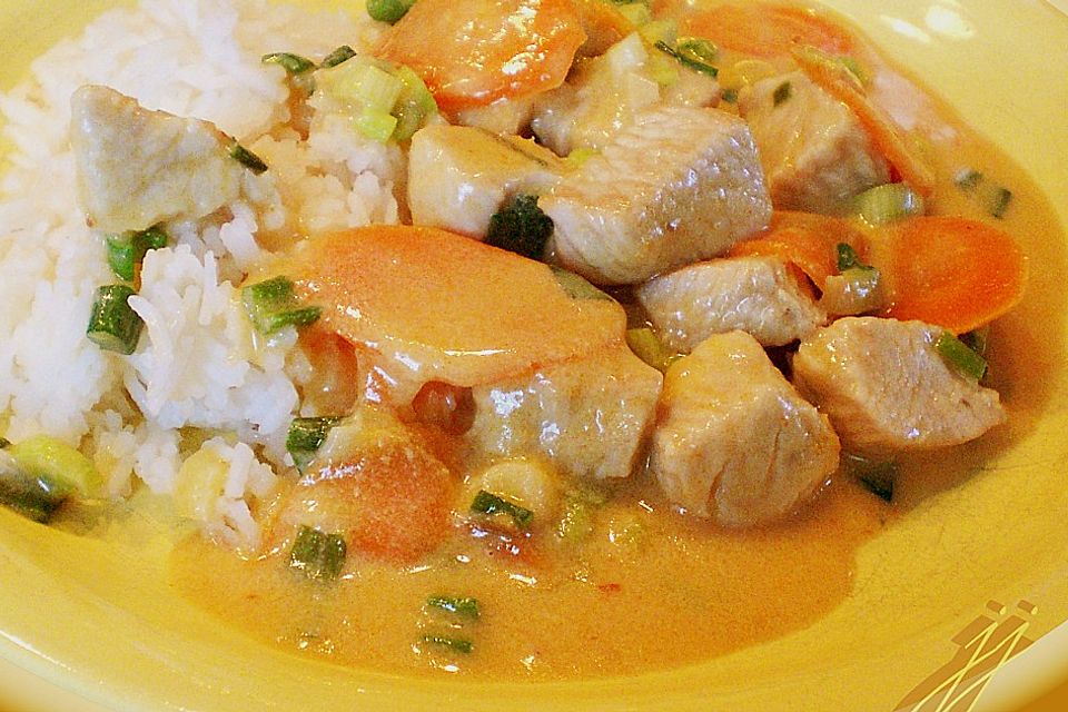 Rotes Thai-Curry mit Hähnchen